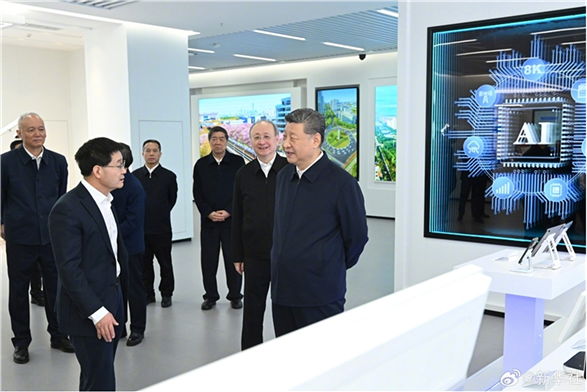 信息技術(shù)賦能四川高質(zhì)量發(fā)展 決策咨詢委員會的戰(zhàn)略引領(lǐng)與創(chuàng)新實踐